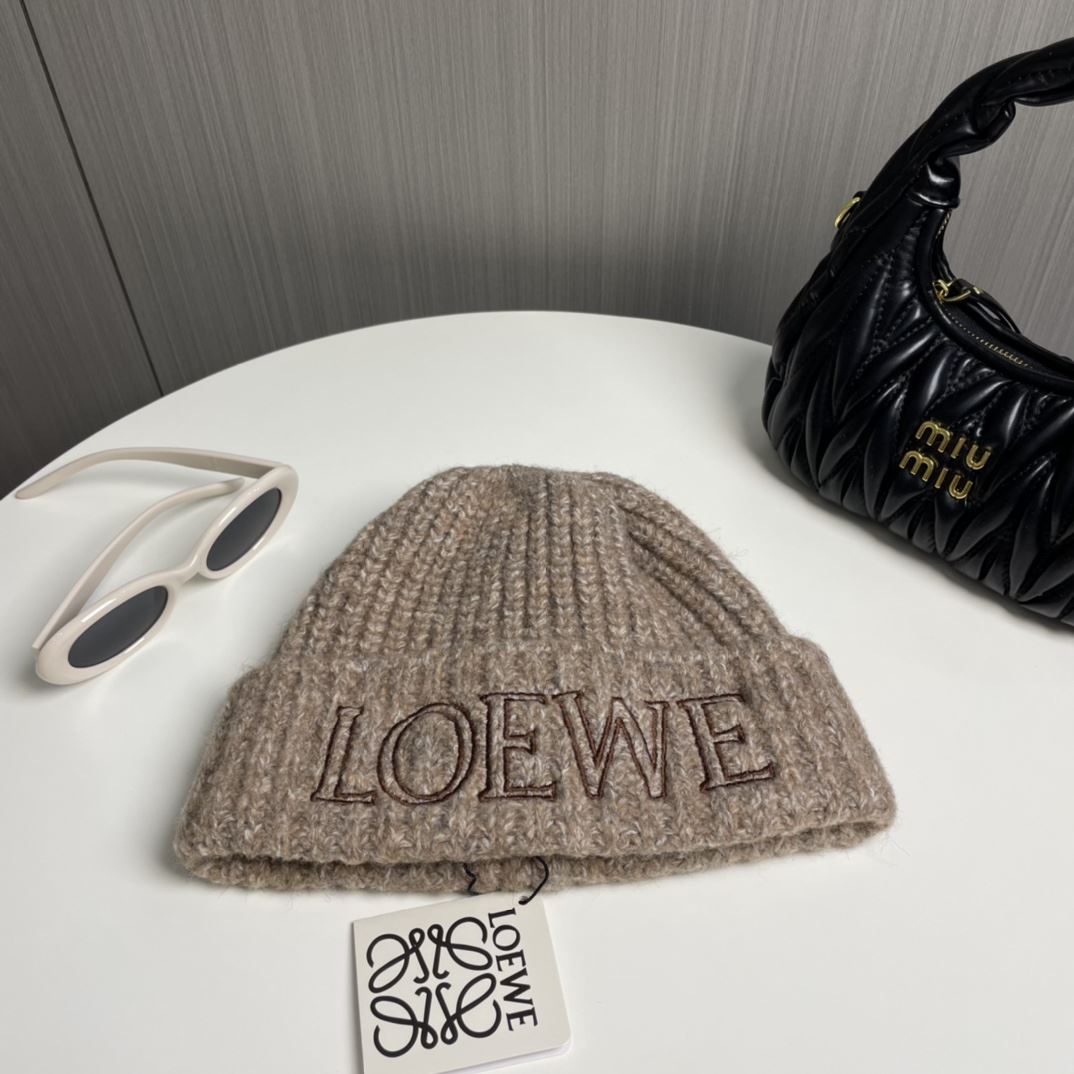 Loewe Caps